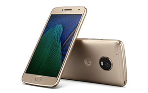 The Moto G5 Plus in fine gold, front and back